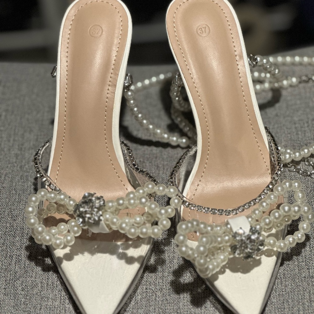 Nice high heels sandals never use